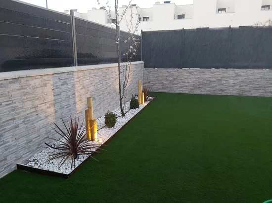 Necesita una instalación césped artificial para su ático